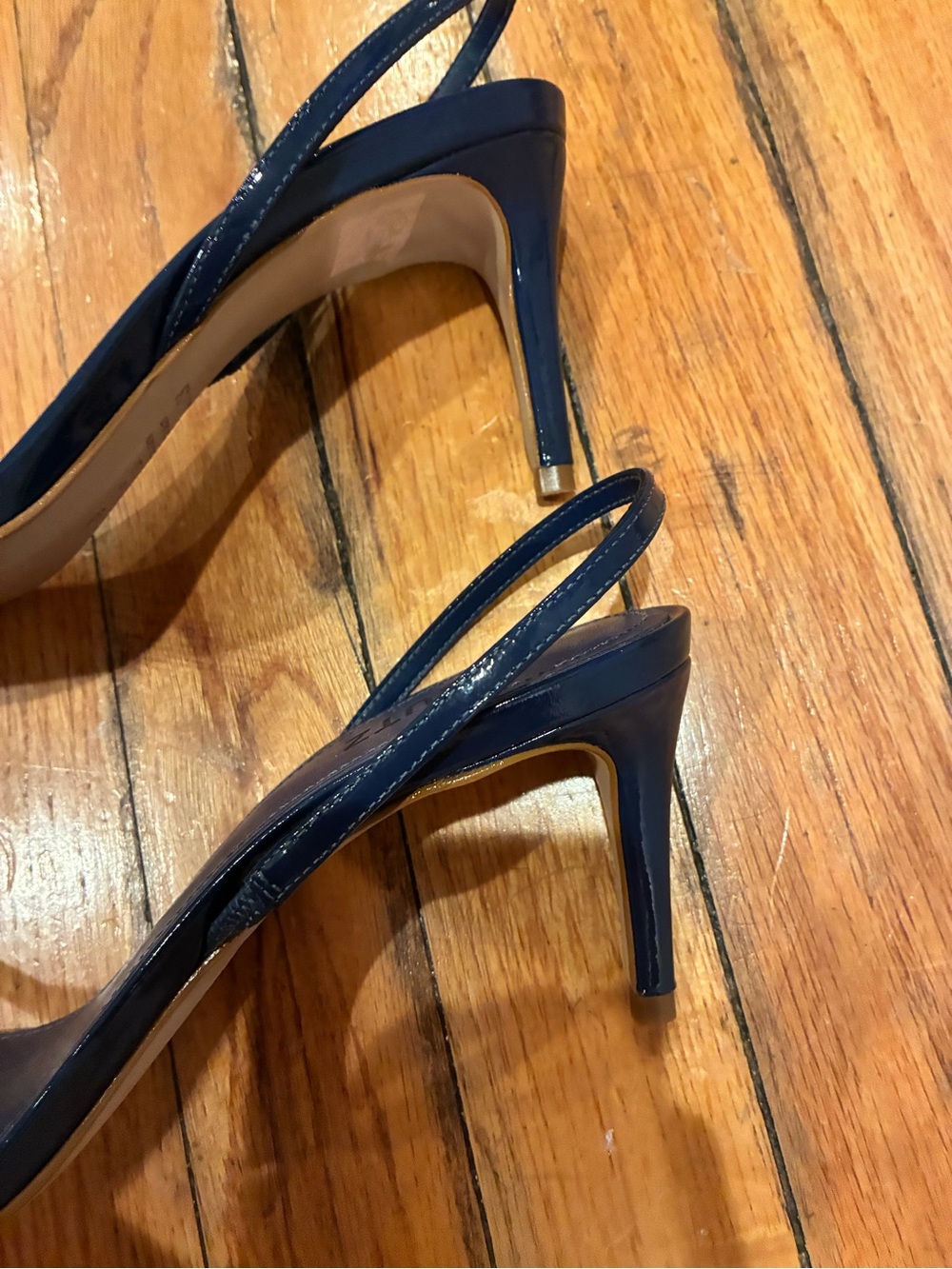 ๐ก๐ช๐ข๐ง: SCHUTZ ๐
REVOLVE - Picture 13 of 16